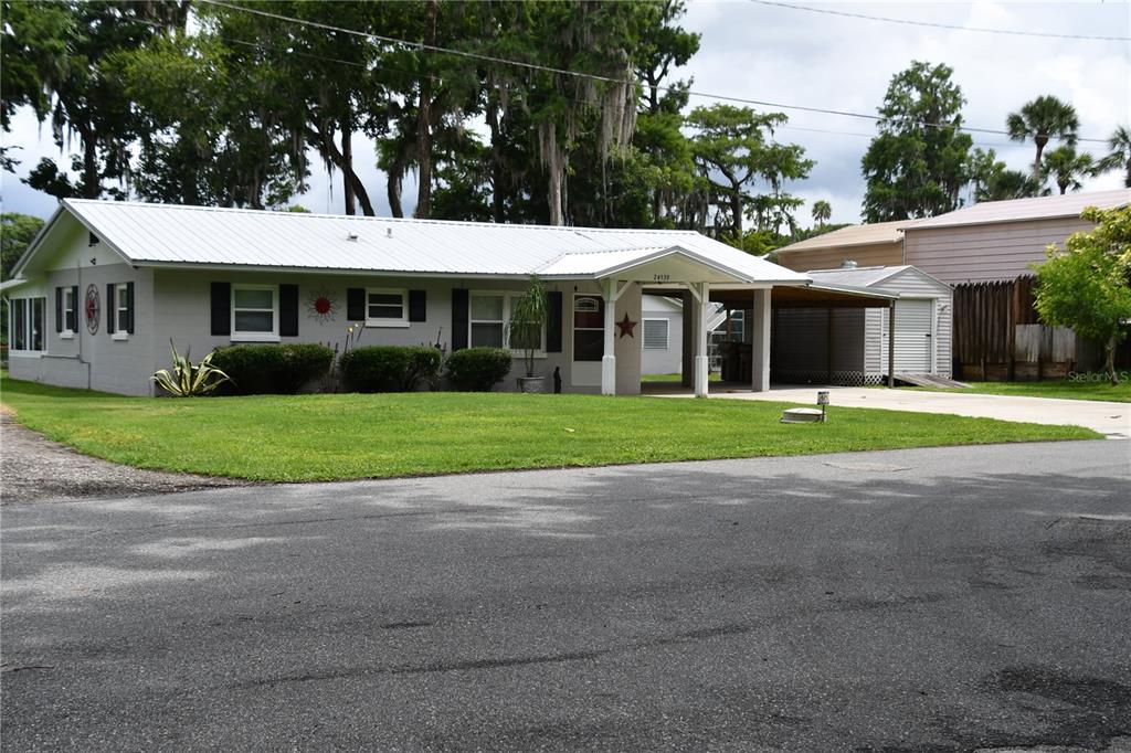 24539 Holly Road Astor, FL 32102 - Photo 1 of 1 24539 Holly Rd Frontal