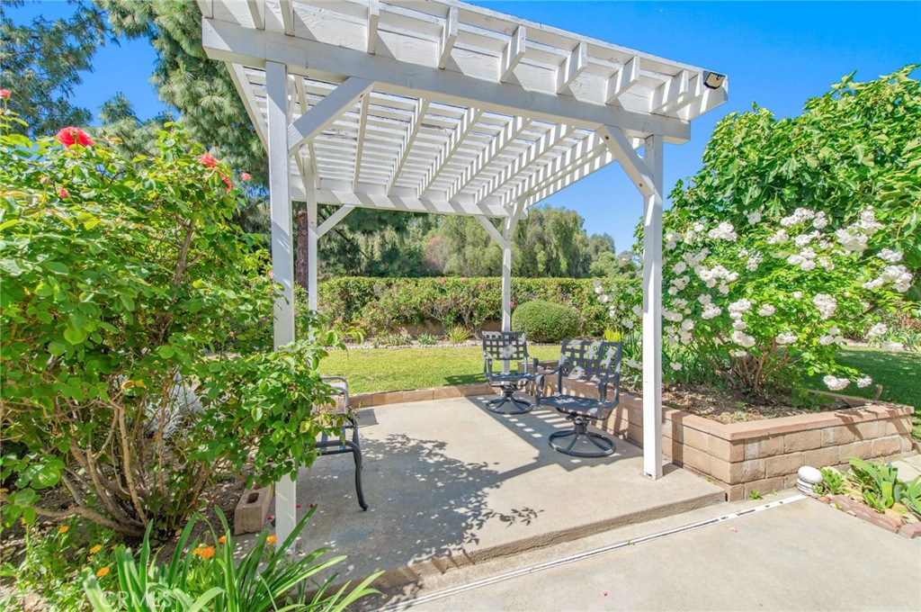 19621 Running Brand Circle Walnut, CA 91789 - Photo 34 of 40 a view of a patio with plants and table and chairs