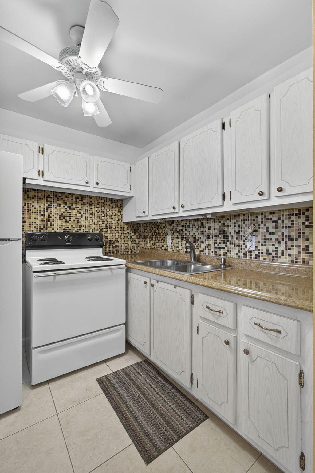 414 Windsor R West Palm Beach, FL 33417 - Photo 6 of 32 17-web-or-mls-Photo01832