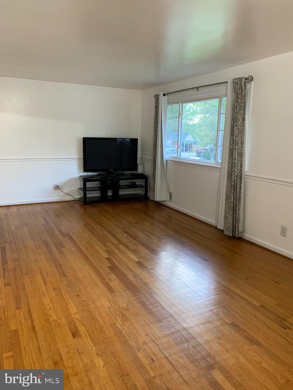 9323 Alcona Street Lanham, MD 20706 - Photo 3 of 19