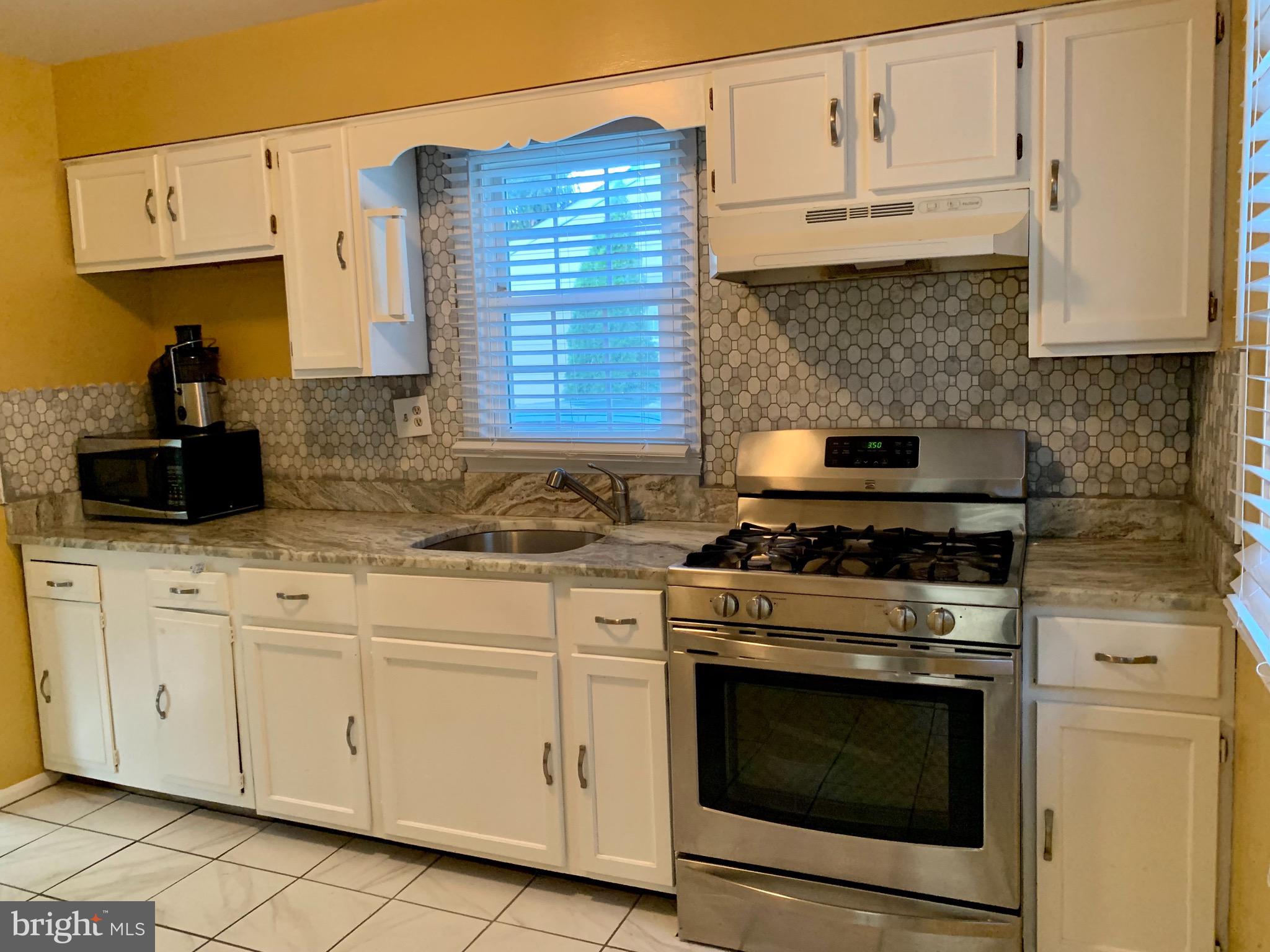 9323 Alcona Street Lanham, MD 20706 - Photo 5 of 19