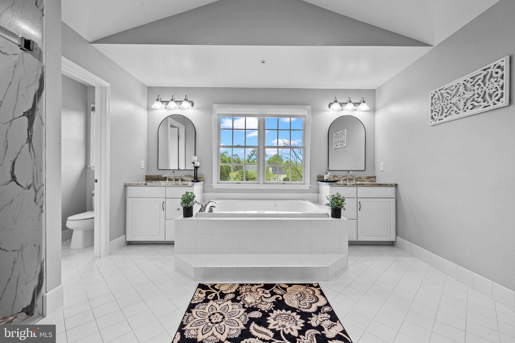 384 Ridge Avenue Newtown, PA 18940 - Photo 32 of 82 Primary Bathroom w jetted tub