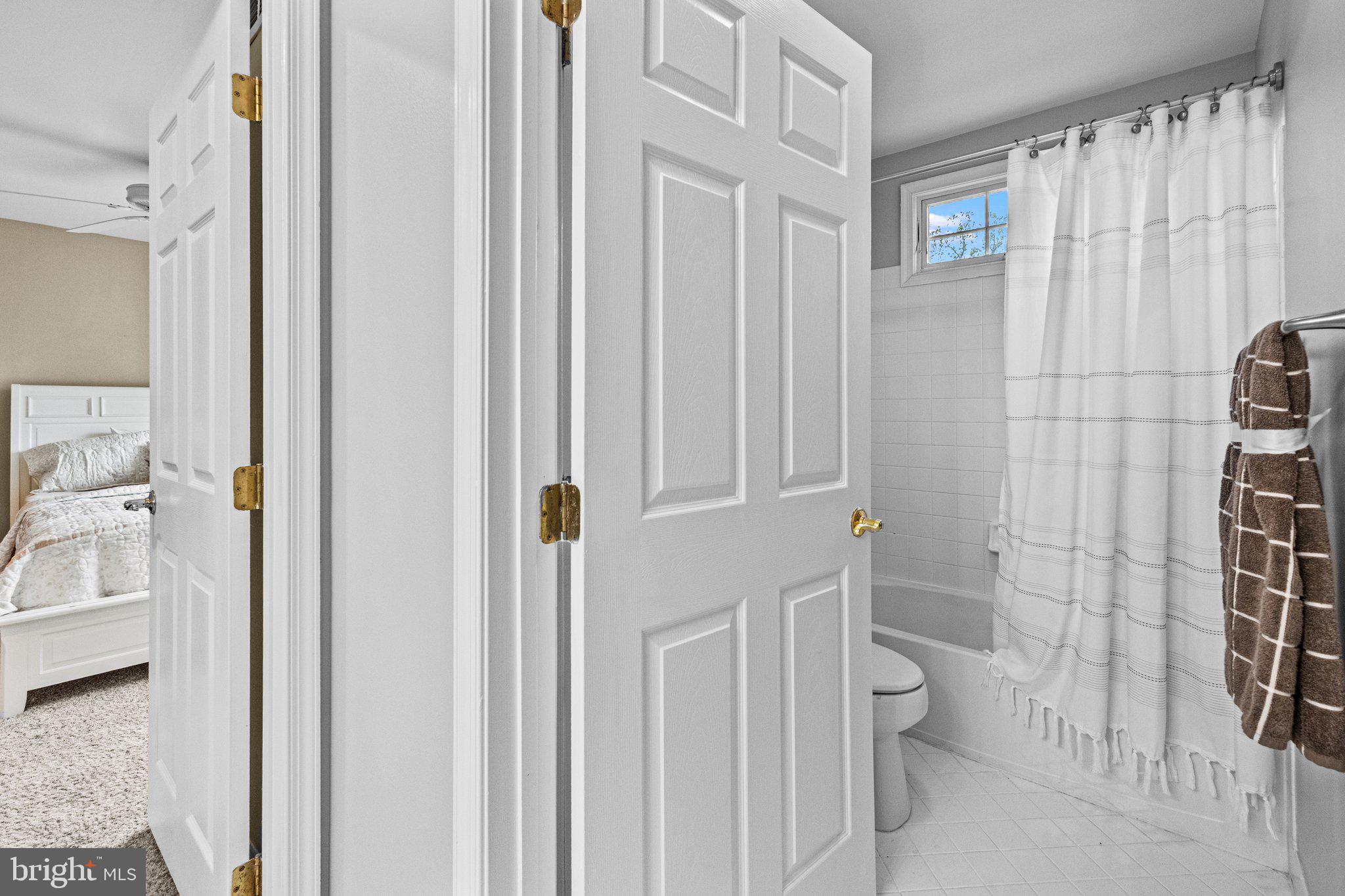 384 Ridge Avenue Newtown, PA 18940 - Photo 40 of 82 Jack & Jill Bathroom