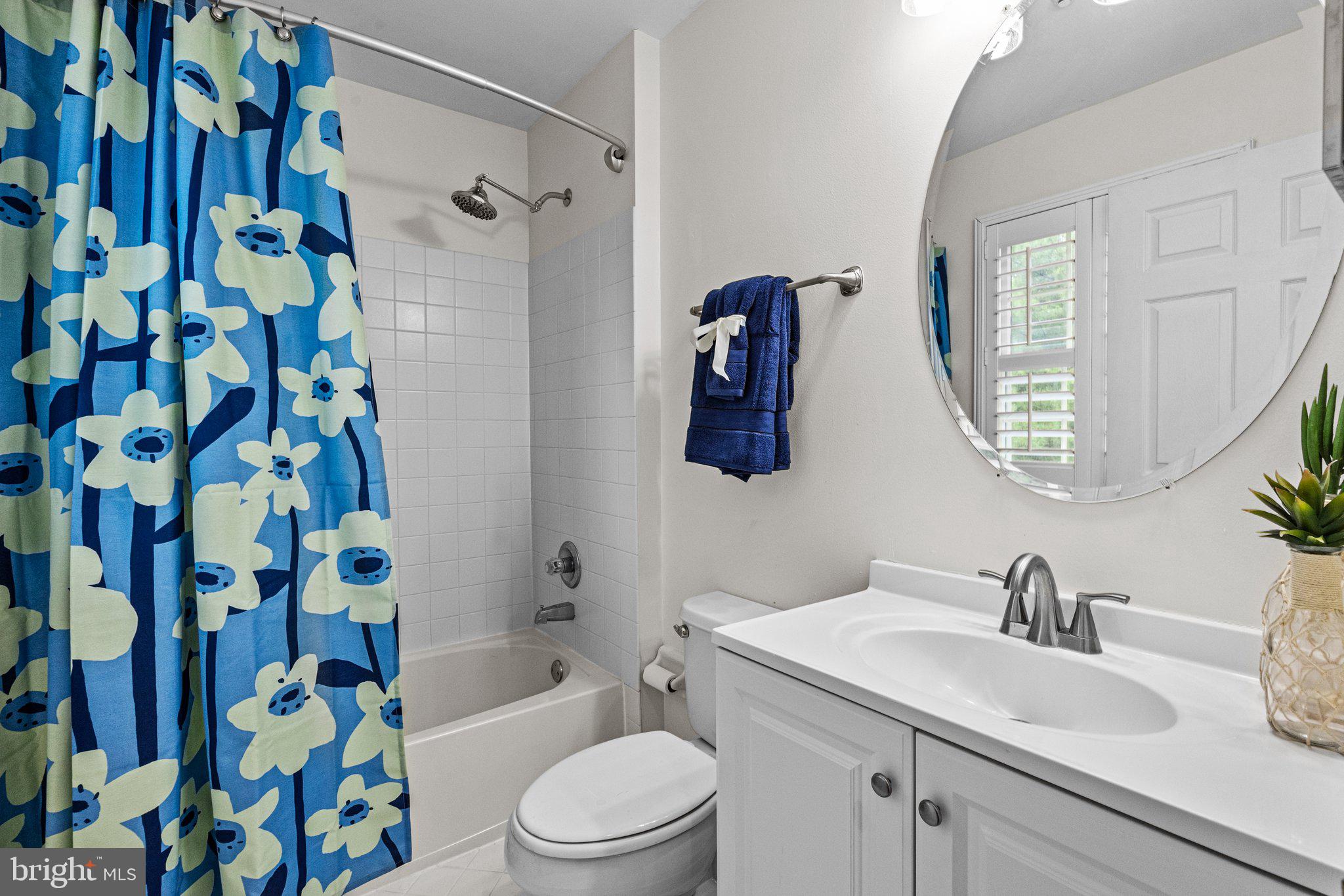 384 Ridge Avenue Newtown, PA 18940 - Photo 45 of 82 Full Bathroom for Bedroom 4