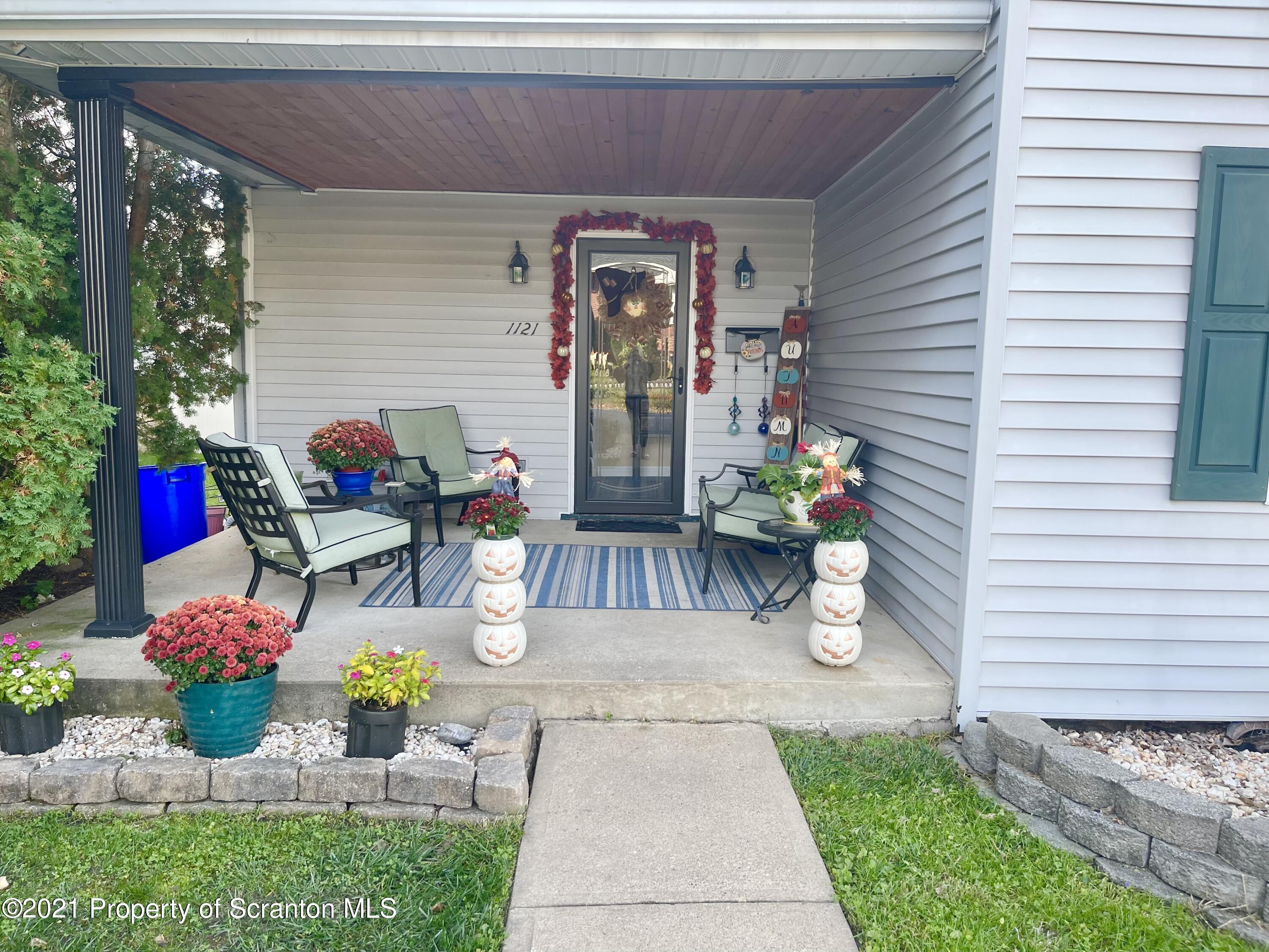 1121 Spring Street Avoca, PA 18641 - Photo 4 of 32 Gallery Image 4