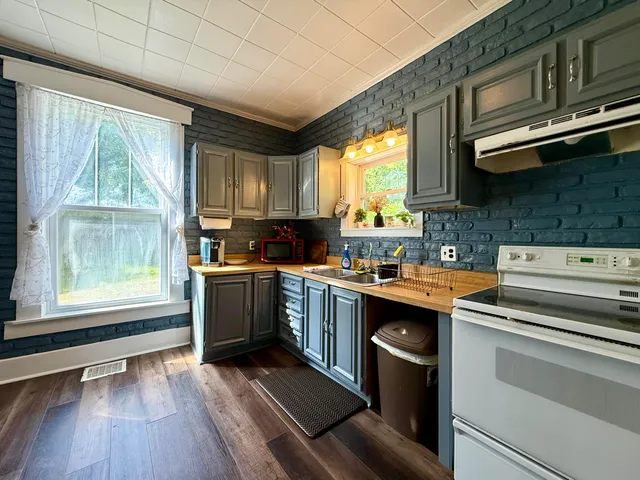 $198,000 | 682 U.S. Rte 1, Robbinston, ME 04671