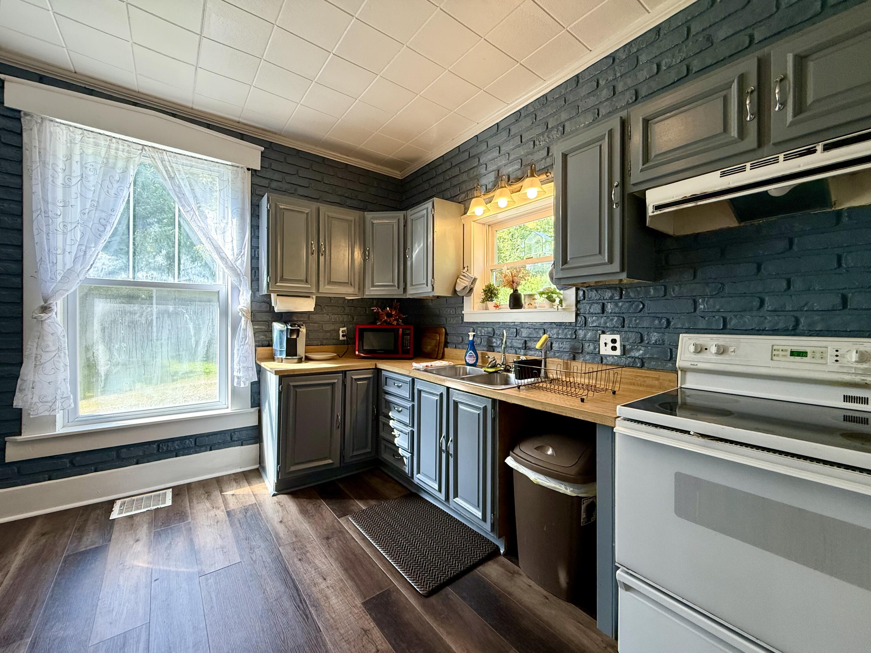 682 U.S. Rte 1 Robbinston, ME 04671 - Photo 9 of 39 IMG_5758