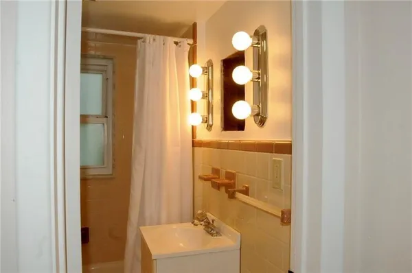 $1,975 | 249 Cirbus Lane, Monroeville, PA 15146