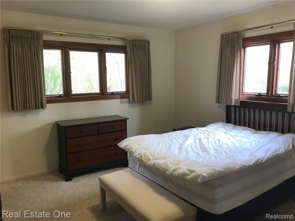 28353 Quail Hollow Road Farmington Hills, MI 48331 - Photo 27 of 31