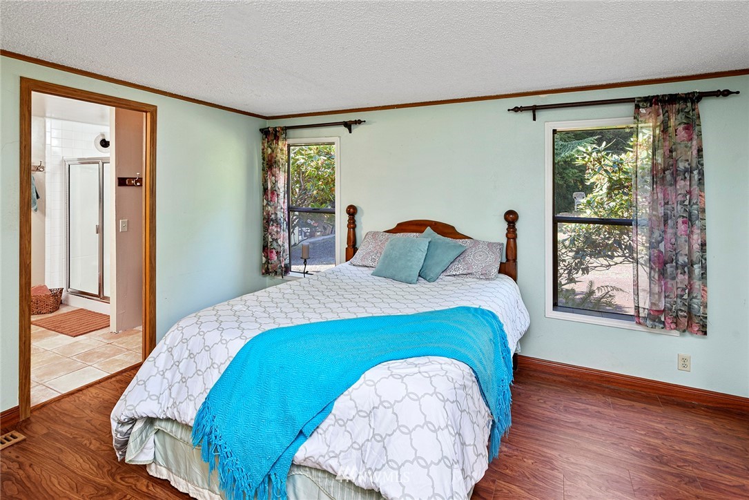 34077 Pilot Point Road Northeast Kingston, WA 98346 - Photo 14 of 39 Gallery Image 14