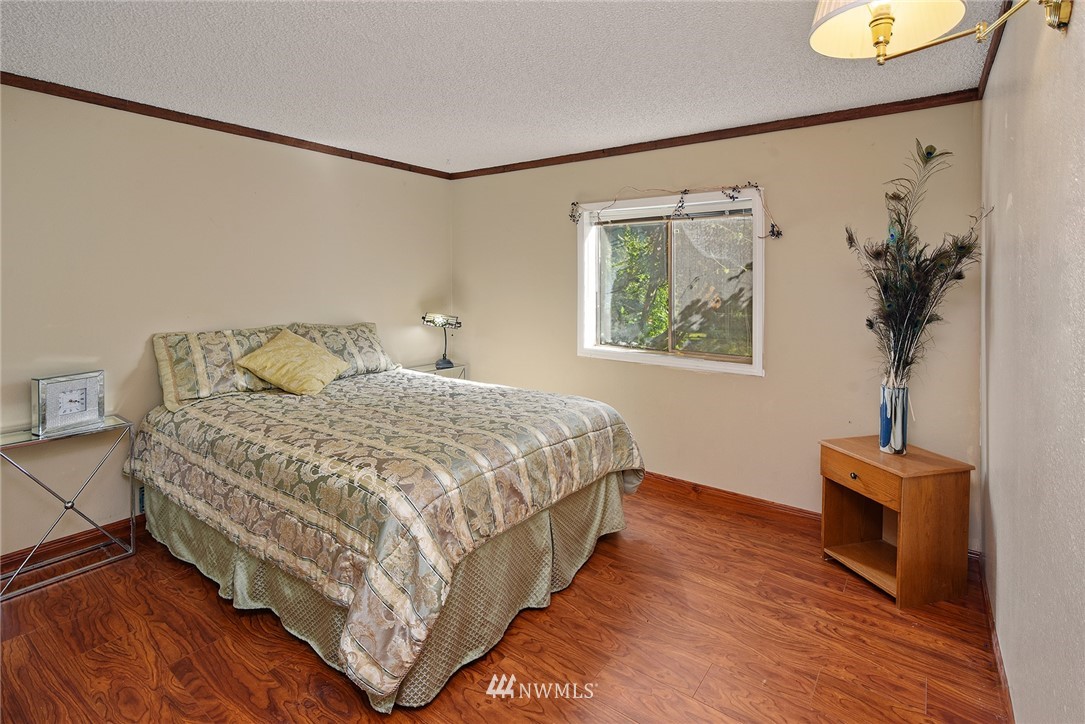 34077 Pilot Point Road Northeast Kingston, WA 98346 - Photo 15 of 39 Gallery Image 15