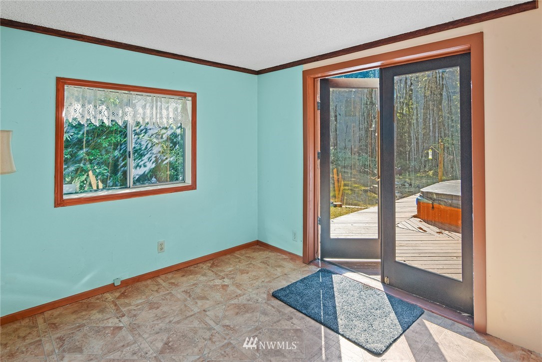 34077 Pilot Point Road Northeast Kingston, WA 98346 - Photo 17 of 39 Gallery Image 17