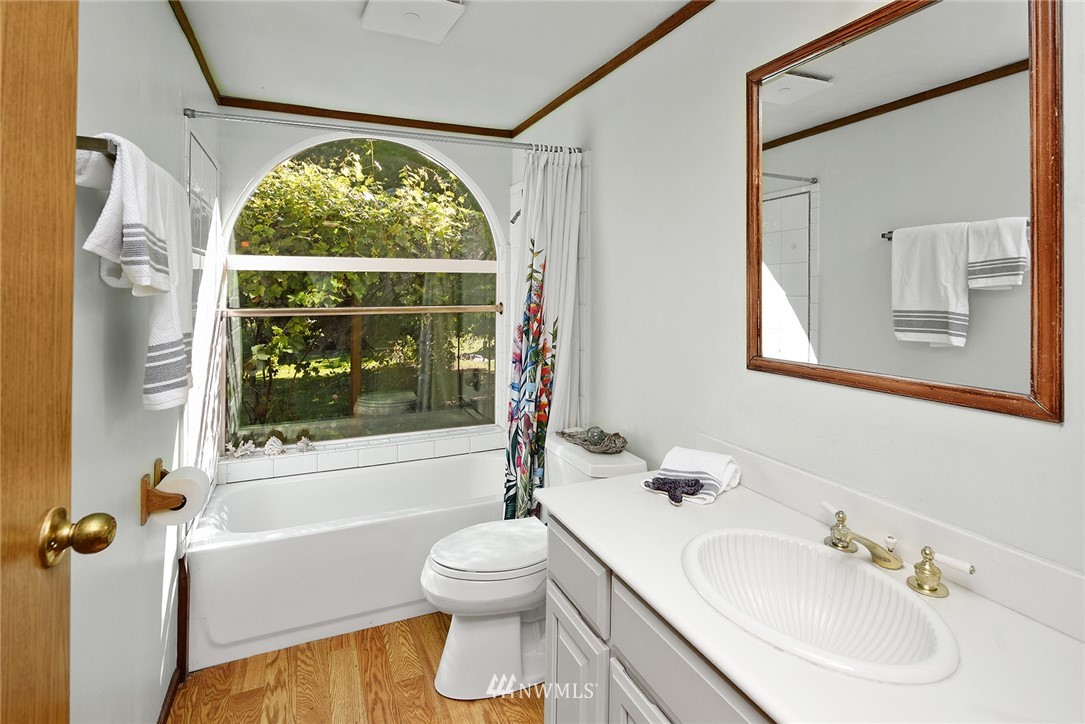 34077 Pilot Point Road Northeast Kingston, WA 98346 - Photo 19 of 39 Gallery Image 19