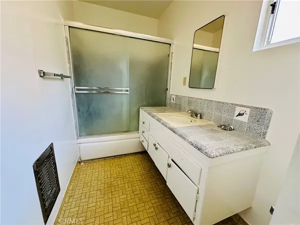 $1,750 | 13702 Penn Street, Unit D, Whittier, CA 90602