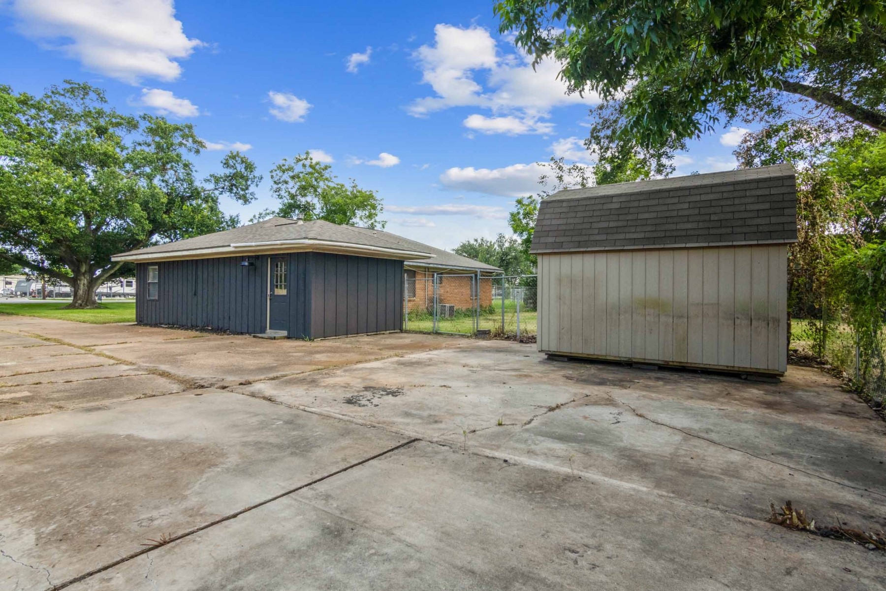 2926 Beverly Road Pasadena, TX 77503 - Photo 23 of 23 With no HOA you have the space to do what you want.
