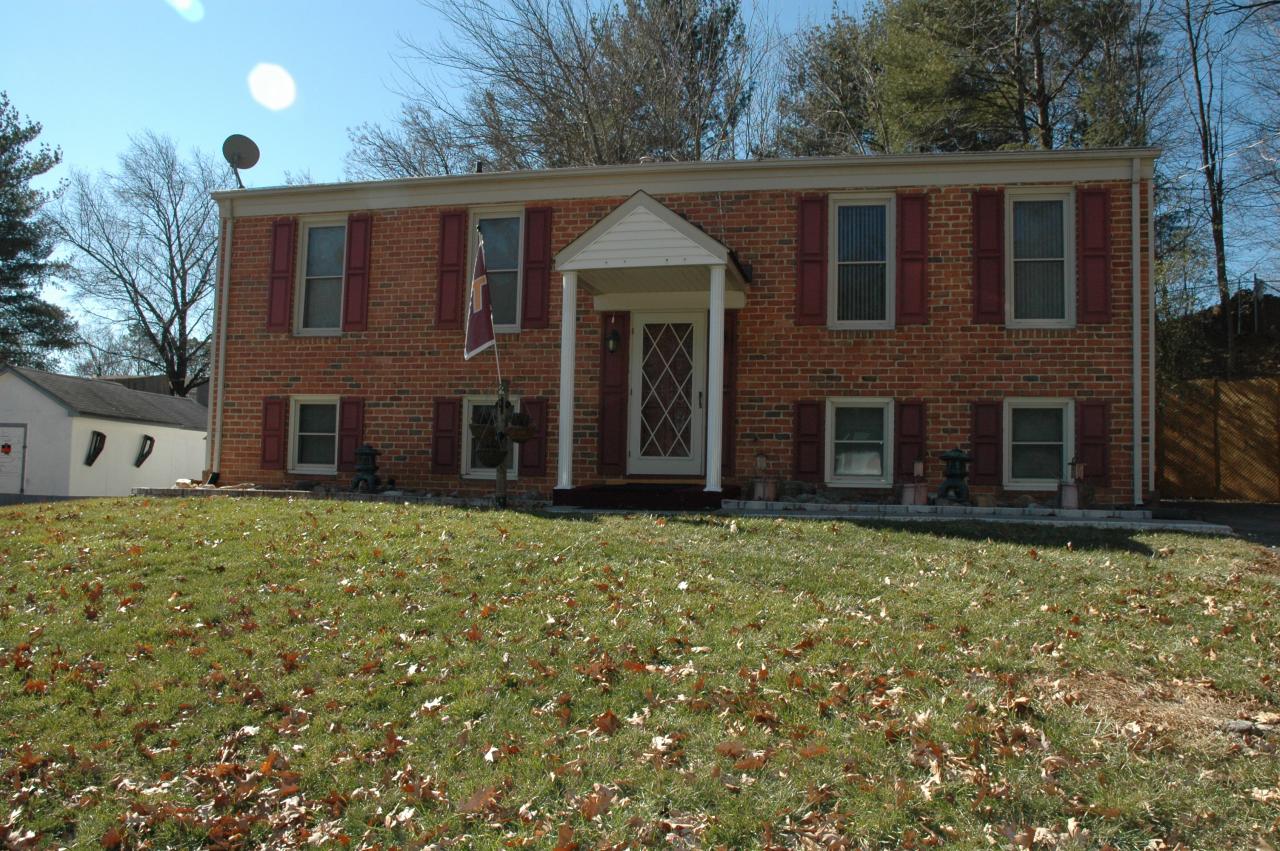 2834 Beaver Brook Road Salem, VA 24153 - Photo 2 of 23 FRONT OF HOME