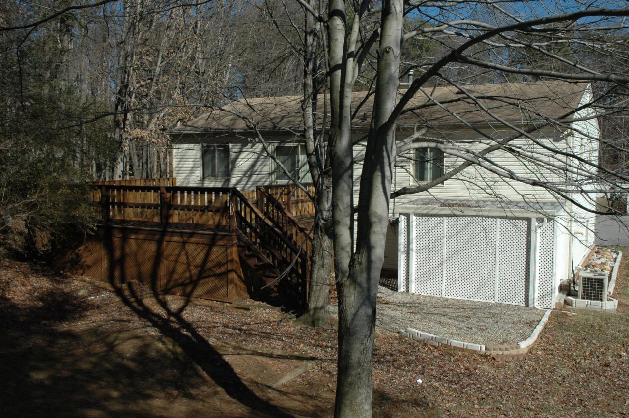 2834 Beaver Brook Road Salem, VA 24153 - Photo 15 of 23 BACK OF HOME
