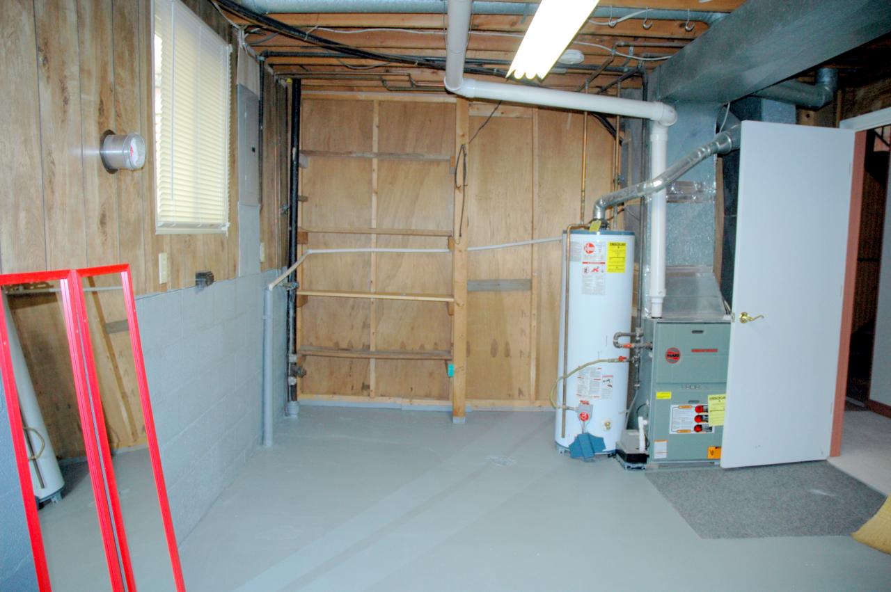 2834 Beaver Brook Road Salem, VA 24153 - Photo 22 of 23 BASEMENT STORAGE ROOM