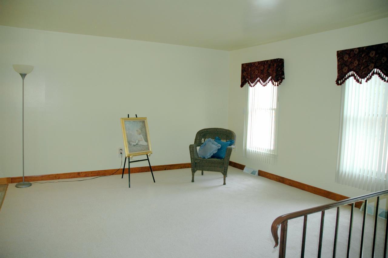 2834 Beaver Brook Road Salem, VA 24153 - Photo 6 of 23 LARGE LIVING ROOM