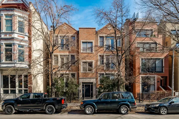 $450,000 | 615 North Noble Street, Unit 2N, Chicago, IL 60642