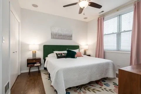 $450,000 | 615 North Noble Street, Unit 2N, Chicago, IL 60642