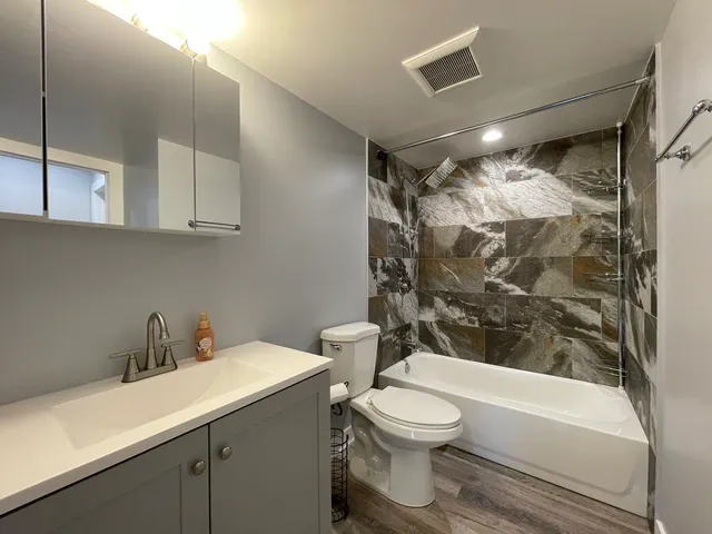 $219,999 | 816 East Old Willow Road, Unit 110, Prospect Heights, IL 60070