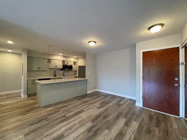 $219,999 | 816 East Old Willow Road, Unit 110, Prospect Heights, IL 60070