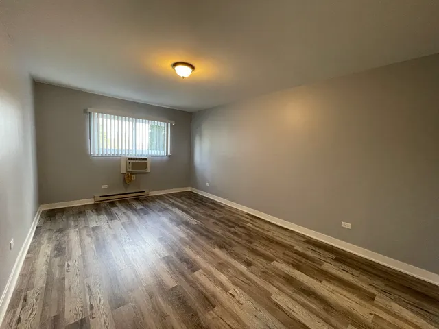 $219,999 | 816 East Old Willow Road, Unit 110, Prospect Heights, IL 60070