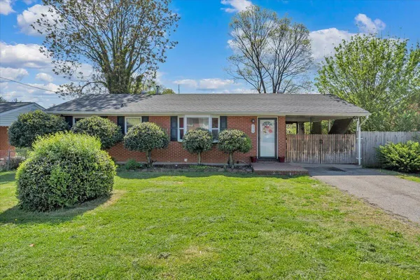 $239,950 | 212 Nancy Drive Northwest, Roanoke, VA 24017