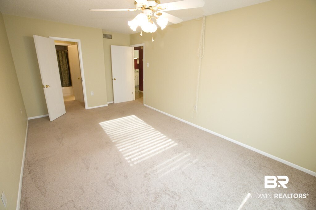 236 Riverbend Drive, Unit 236 Mobile, AL 36605 - Photo 13 of 25