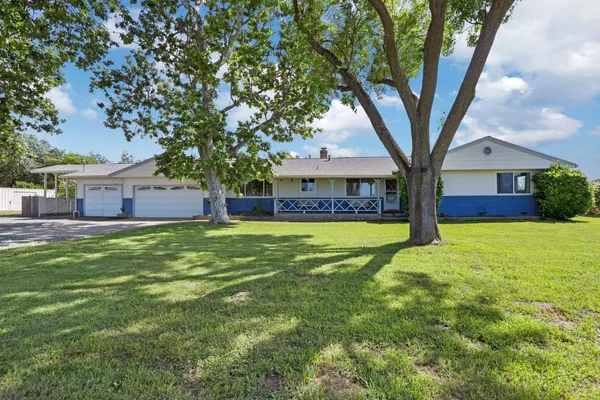 $850,000 | 4592 West Woodbridge Road, Lodi, CA 95242