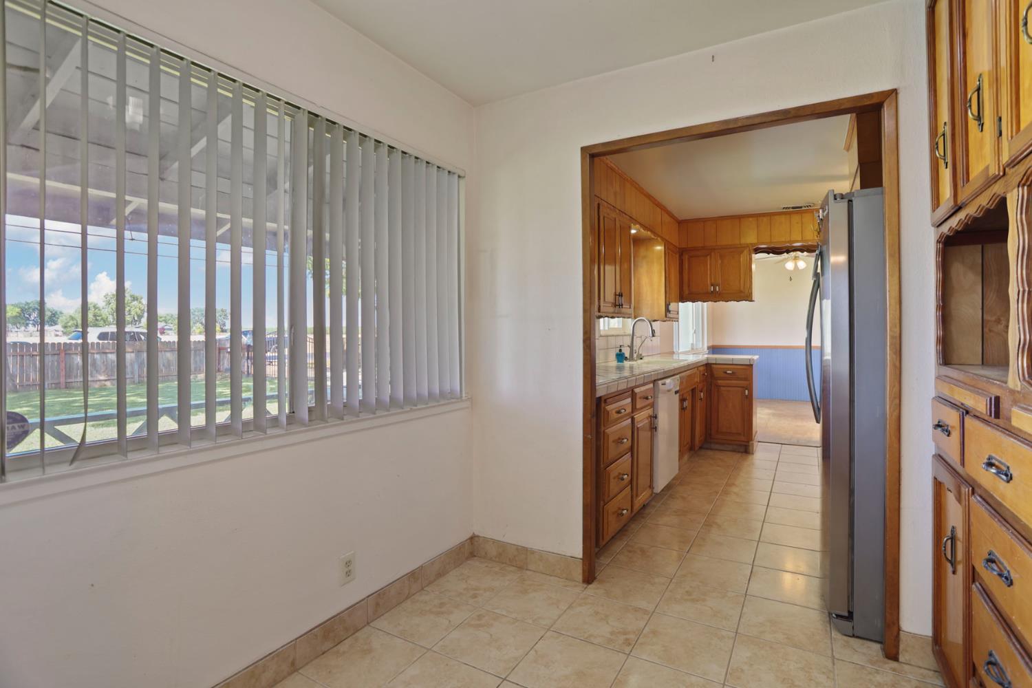 4592 West Woodbridge Road Lodi, CA 95242 - Photo 13 of 71