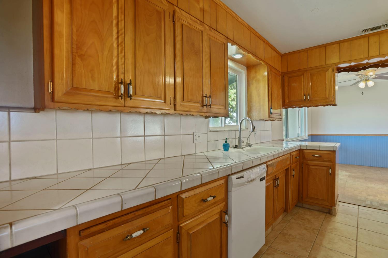 4592 West Woodbridge Road Lodi, CA 95242 - Photo 14 of 71
