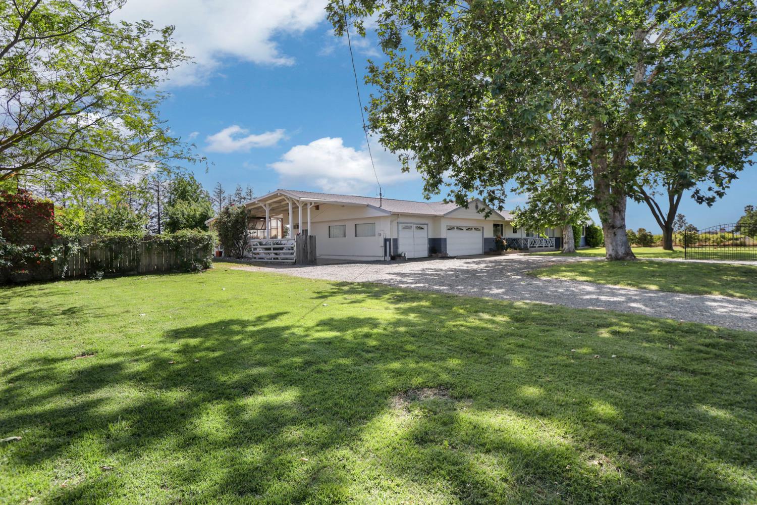 4592 West Woodbridge Road Lodi, CA 95242 - Photo 7 of 71