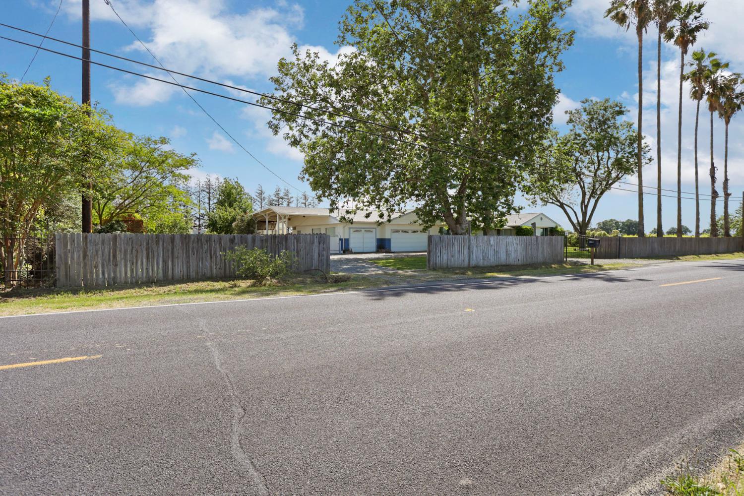 4592 West Woodbridge Road Lodi, CA 95242 - Photo 8 of 71