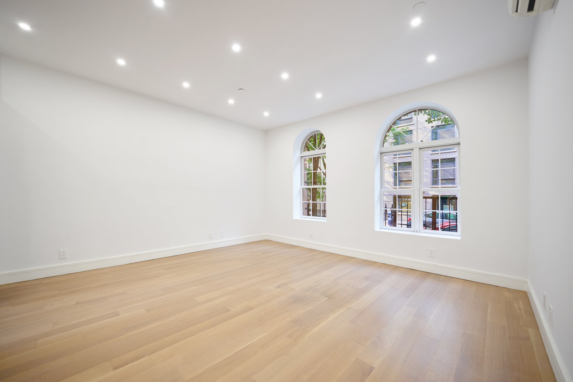 204 West 140th Street, Unit 1A Manhattan, NY 10030 - Photo 4 of 13 f6r76r12w