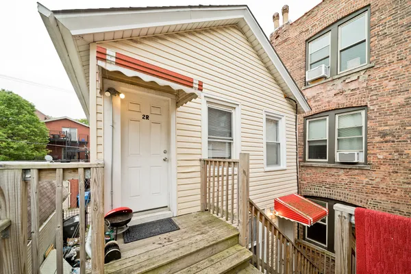 $2,395 | 1431 West Flournoy Street, Unit 2R, Chicago, IL 60607