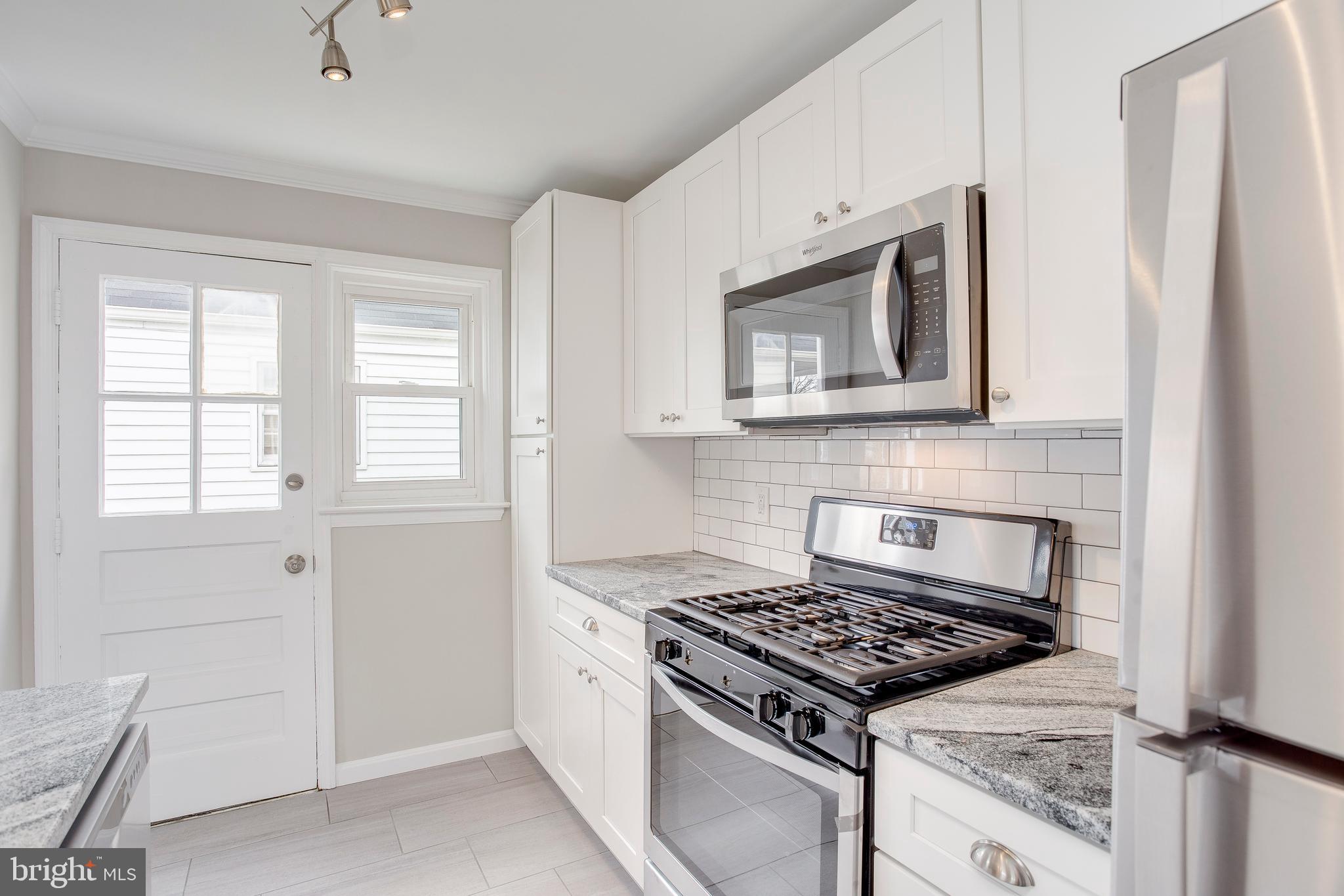 1916 Valley Road Baltimore, MD 21207 - Photo 20 of 35 Gas stove
