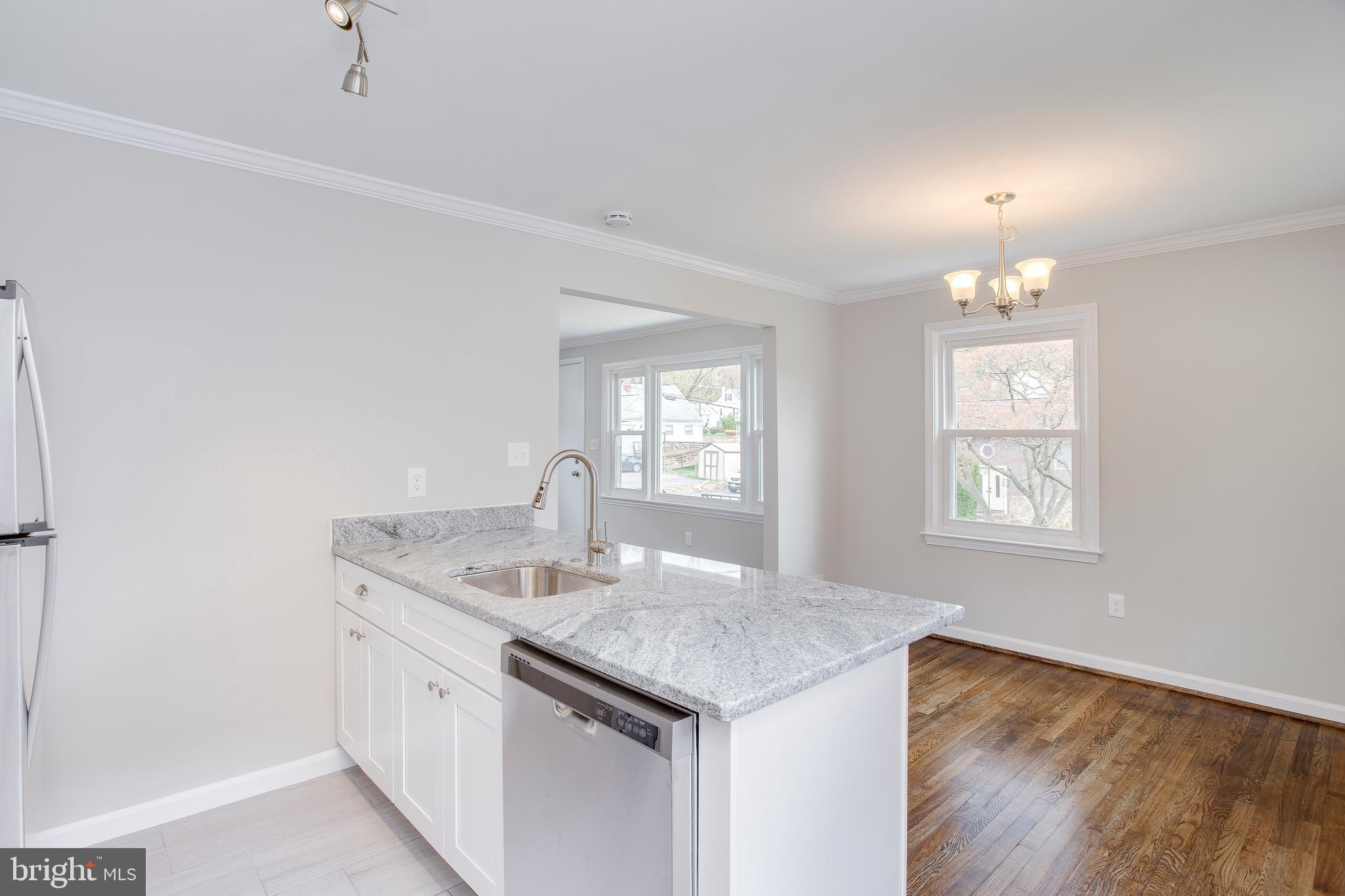 1916 Valley Road Baltimore, MD 21207 - Photo 5 of 35