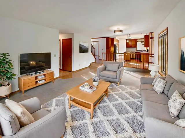 $550,000 | 14835 39th Avenue North, Plymouth, MN 55446