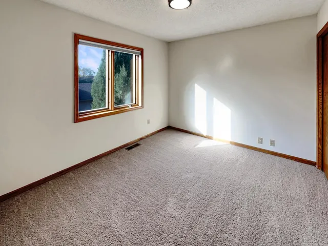 $550,000 | 14835 39th Avenue North, Plymouth, MN 55446