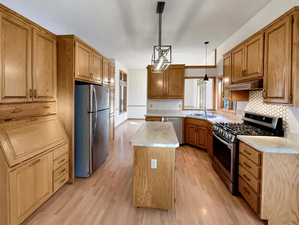 $538,000 | 14835 39th Avenue North, Plymouth, MN 55446