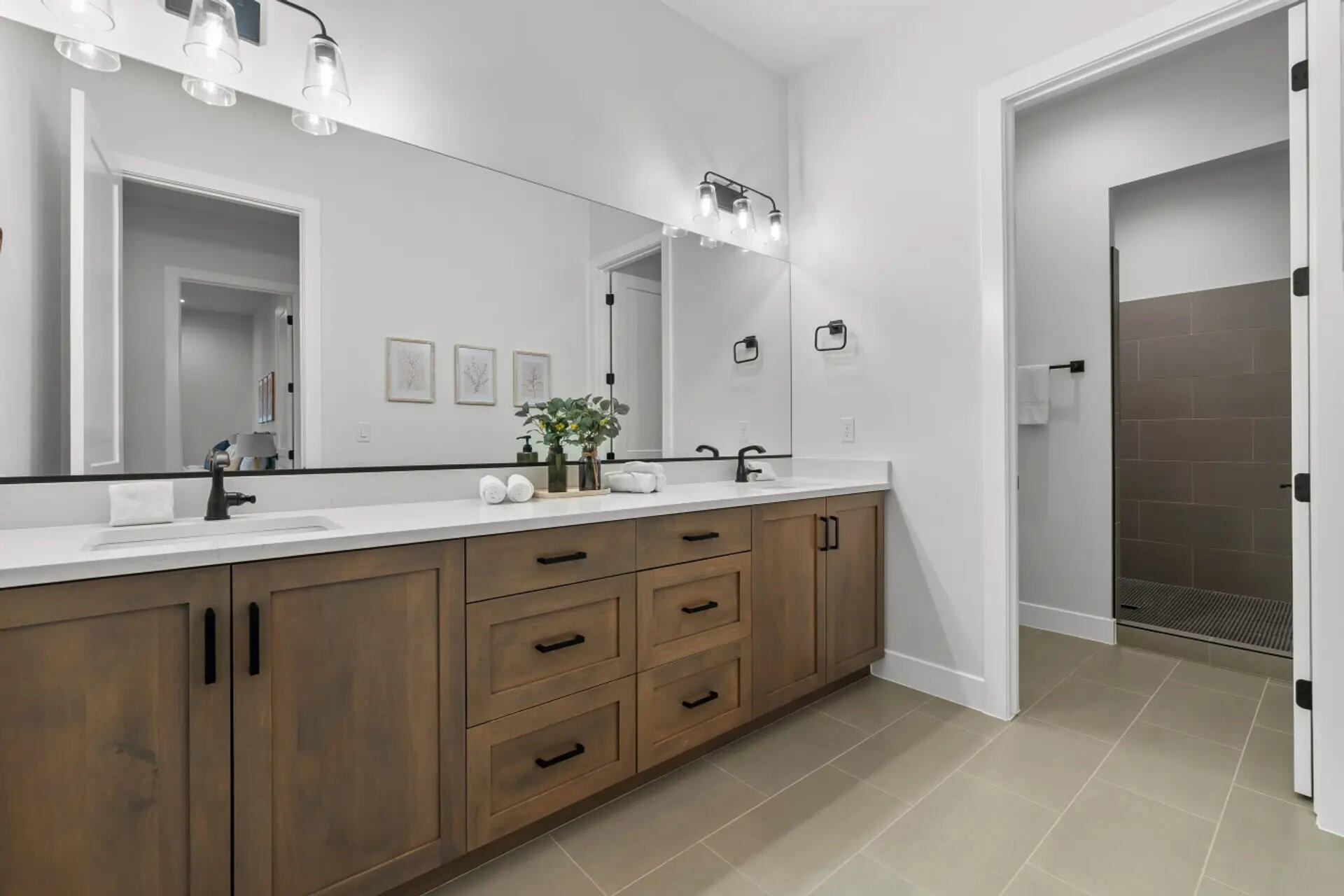 1501 Regent Park Road Hurricane, UT 84737 - Photo 5 of 10 Bathroom