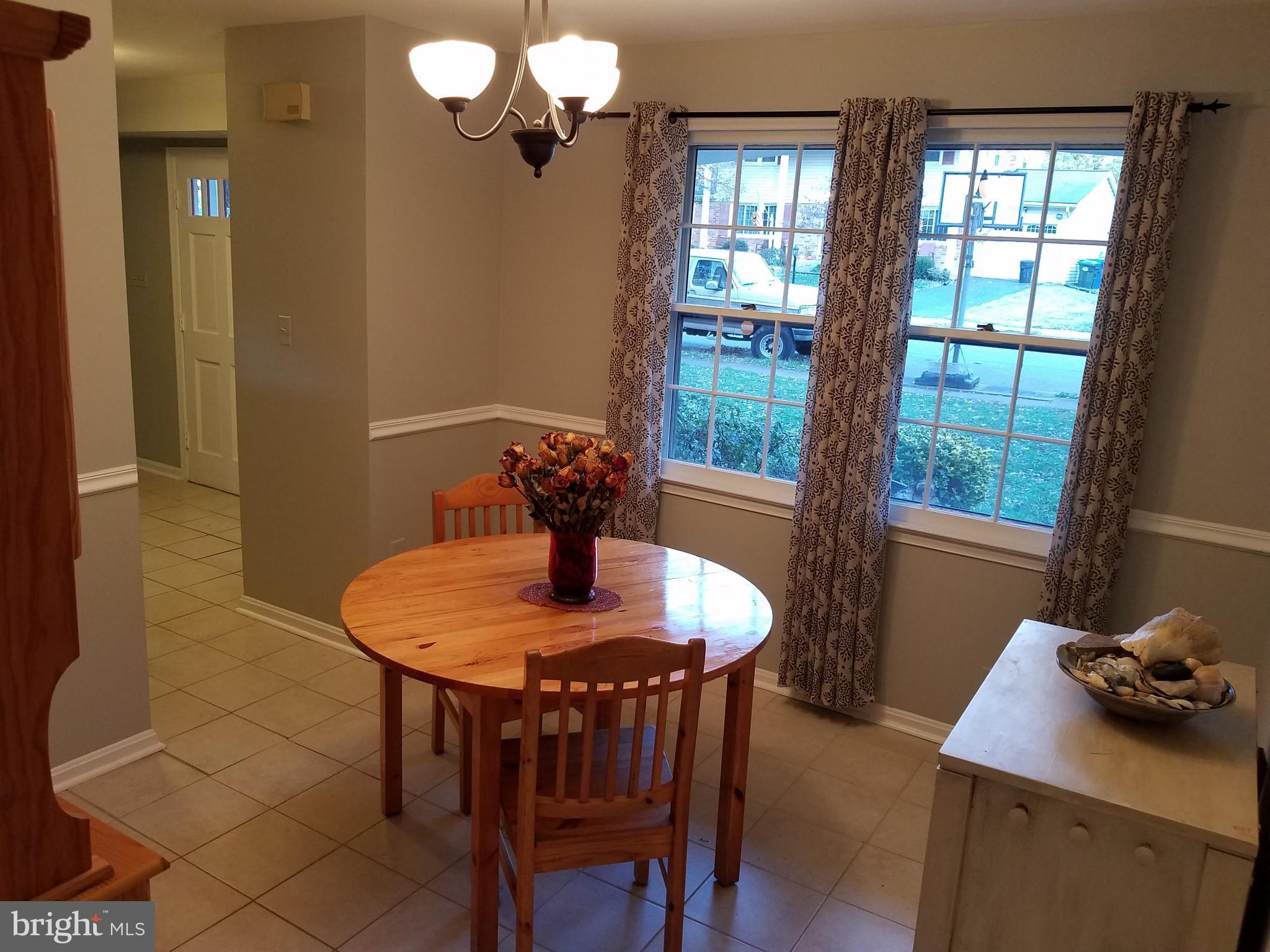 6955 Conservation Drive Springfield, VA 22153 - Photo 12 of 42 Dining Area