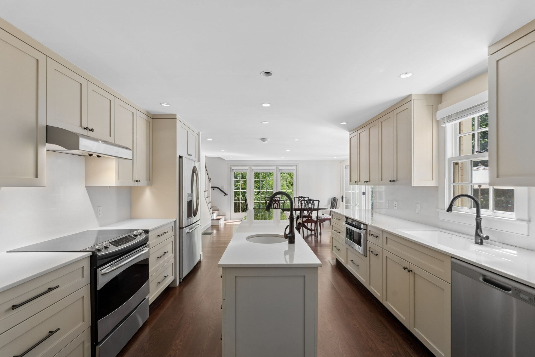99 Pond Road, Unit 99 Wellesley, MA 02482 - Photo 8 of 40 Gallery Image 8