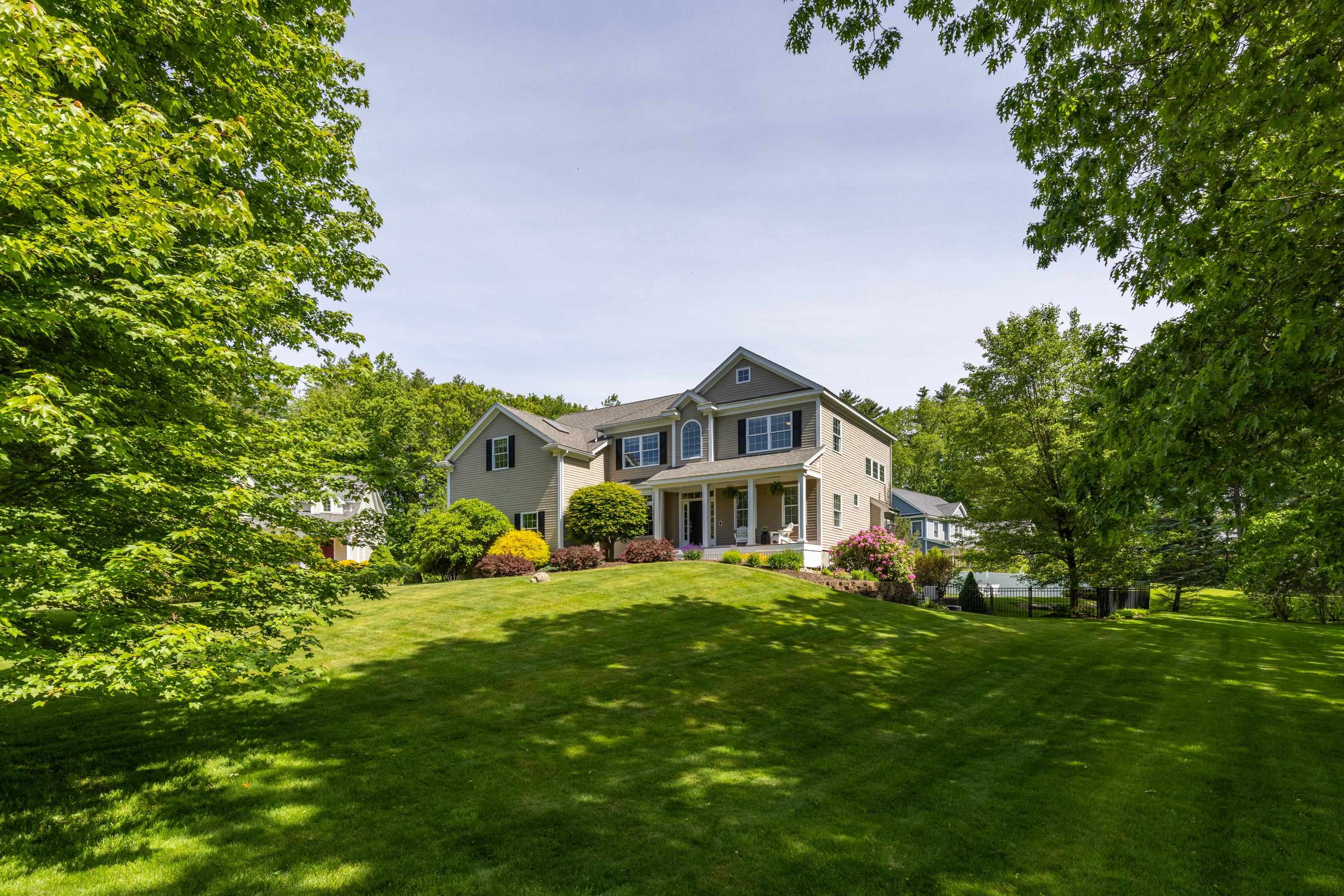 8 Heron Way Stratham, NH 03885 - Photo 3 of 52