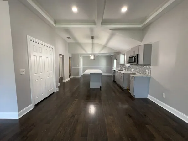 $2,600 | 401 Walton Street, Houston, TX 77009
