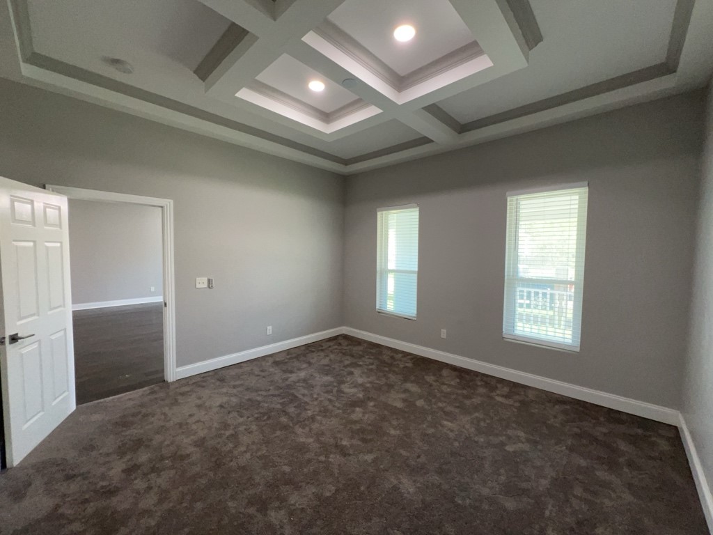 401 Walton Street Houston, TX 77009 - Photo 15 of 27 an empty room with windows