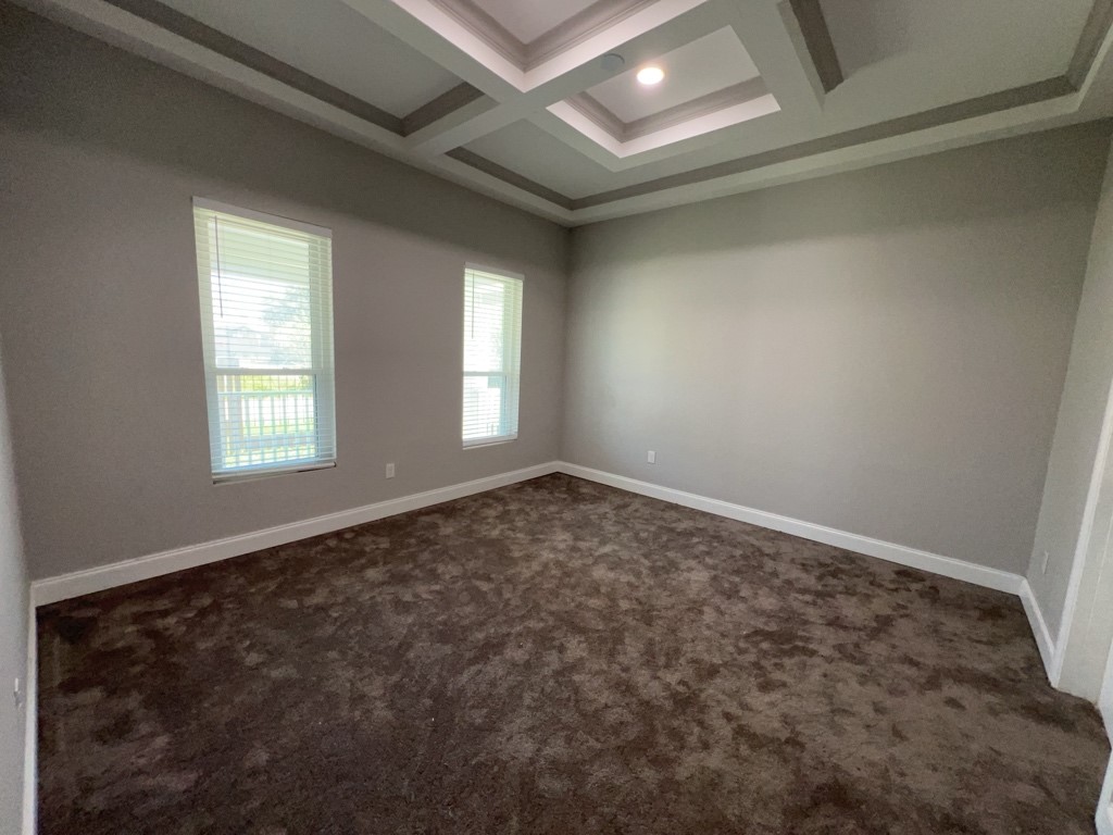 401 Walton Street Houston, TX 77009 - Photo 16 of 27 an empty room with windows