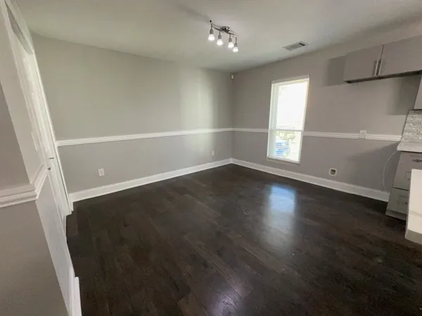 $2,600 | 401 Walton Street, Houston, TX 77009